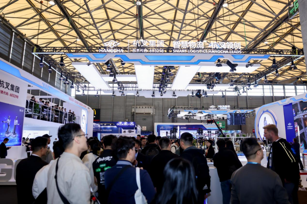 杭叉集團(tuán)在CeMAT ASIA 2025發(fā)布人形機(jī)器人，開啟物流具身智能新時(shí)代