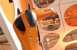 強(qiáng)強(qiáng)聯(lián)合！KUKA攜手科爾摩根打造高性能機(jī)器人，精度與速度雙贏