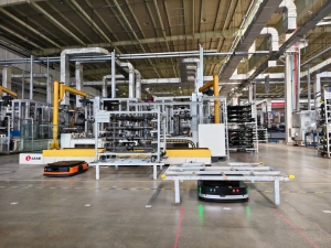 螞蟻機器人混場調(diào)度落地汽車行業(yè)，實現(xiàn)AGV“利舊迎新”高效協(xié)同