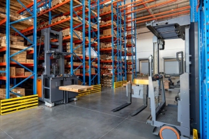 客戶案例 | 卓一智能叉車再獲復(fù)購，窄巷道方案贏得不銹鋼行業(yè)客戶持續(xù)信賴