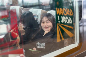 硬核主隊(duì)，一路"合力"！國(guó)安球迷赴南京助威，這趟復(fù)興號(hào)上藏著我們的"小心思"