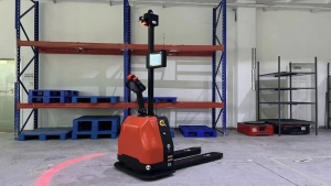 科鈦極簡(jiǎn)CP15托盤搬運(yùn)機(jī)器人