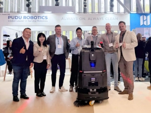 普渡機(jī)器人與荷蘭領(lǐng)先清潔服務(wù)商Gom達(dá)成戰(zhàn)略合作，BG1系列落地歐洲市場(chǎng)