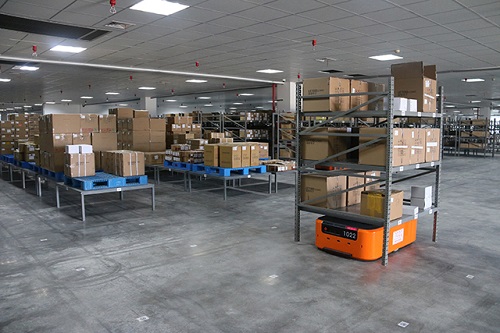 智慧城市發(fā)展物流產(chǎn)業(yè) 倉儲(chǔ)機(jī)器人是推動(dòng)力