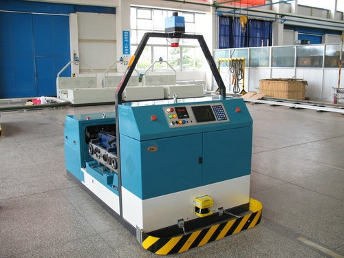 未來無人工廠：只有機(jī)器人還不夠 還要AGV