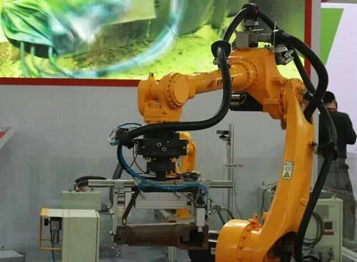 美的集團(tuán)參股埃夫特 涉足機(jī)器人產(chǎn)業(yè)