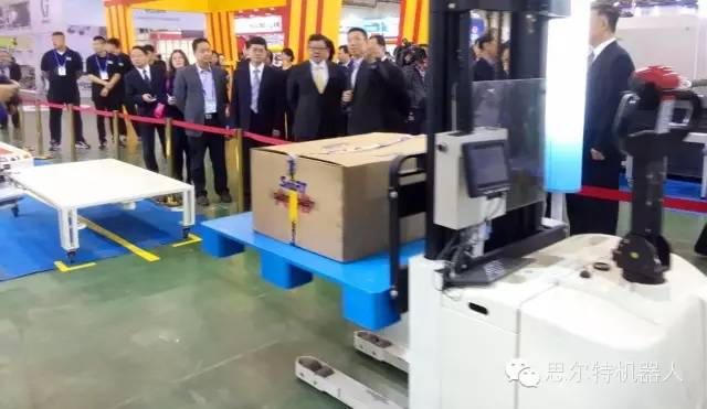 廈門市市長裴金佳蒞臨思爾特機器人調研指導