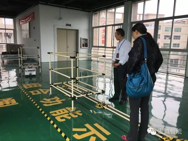 深圳市科創(chuàng)委領(lǐng)導蒞臨宏鉞智能參觀考察