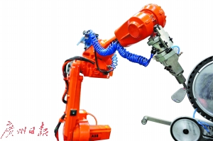 順德機(jī)器人初闖漢諾威