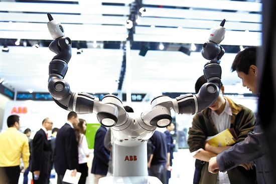 工業(yè)機器人技術(shù)成“香餑餑”