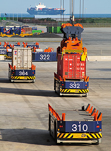 Terex 港口自動(dòng)導(dǎo)向車