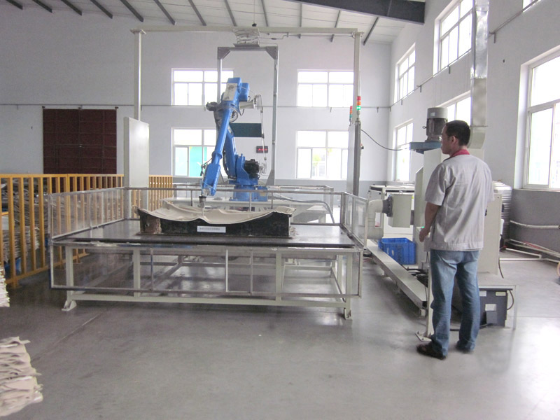 東莞力生汽車內(nèi)飾切割機(jī)器人